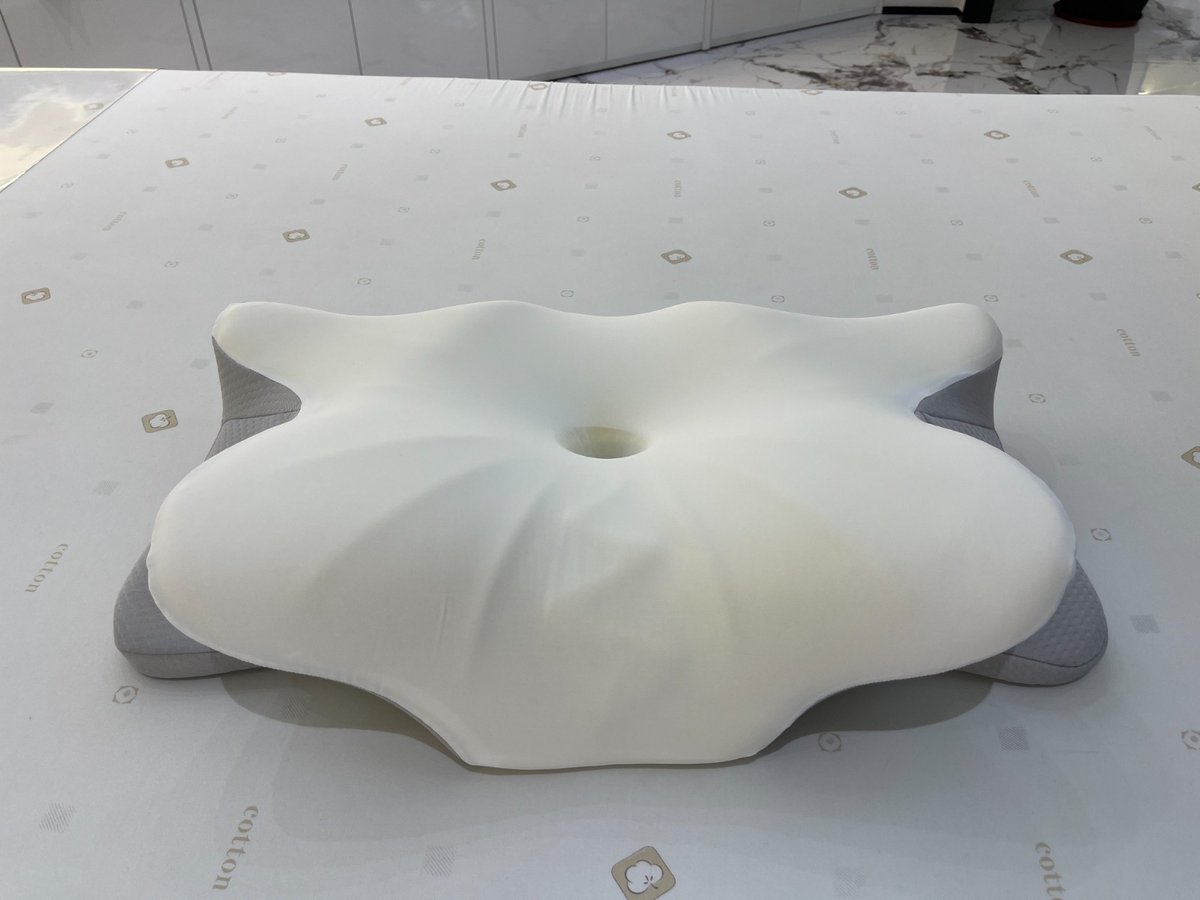 jieli1097189's tweet photo. sleeping memory foam pillow🥰🥰
#memoryfoampillow #bestsleep #bedroom #bedding #home https://t.co/lQmjqEP0y2