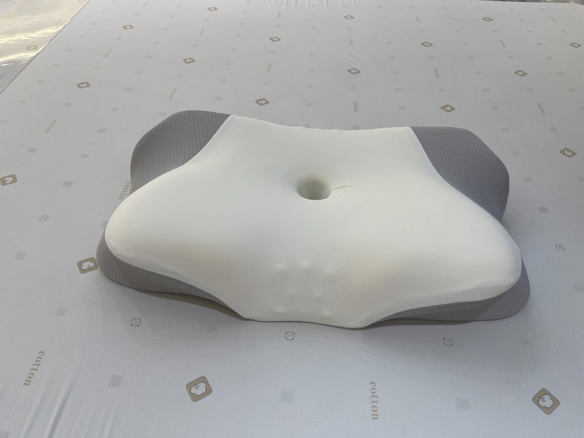 jieli1097189's tweet photo. sleeping memory foam pillow🥰🥰
#memoryfoampillow #bestsleep #bedroom #bedding #home https://t.co/lQmjqEP0y2