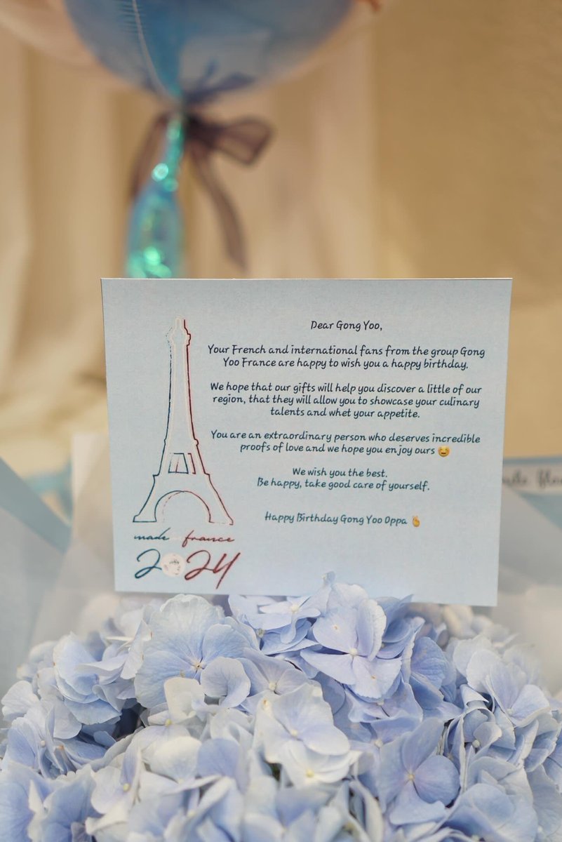 Gongyoofrance's tweet photo. Cher Gong Yoo (@gongyoo_official),
@gongyoofrance 🇨🇵 et toute sa communauté vous souhaite un merveilleux anniversaire ! 🎂💙🤍❤️
@smile_flower_cafe
@soop_ent
#2024gongyoosbirthday #soopmanagement #sooparazzi #soopstagram #soopboss #gongyoointernational
#HappyBirthdayGY #공유 https://t.co/3RpP0UflKS