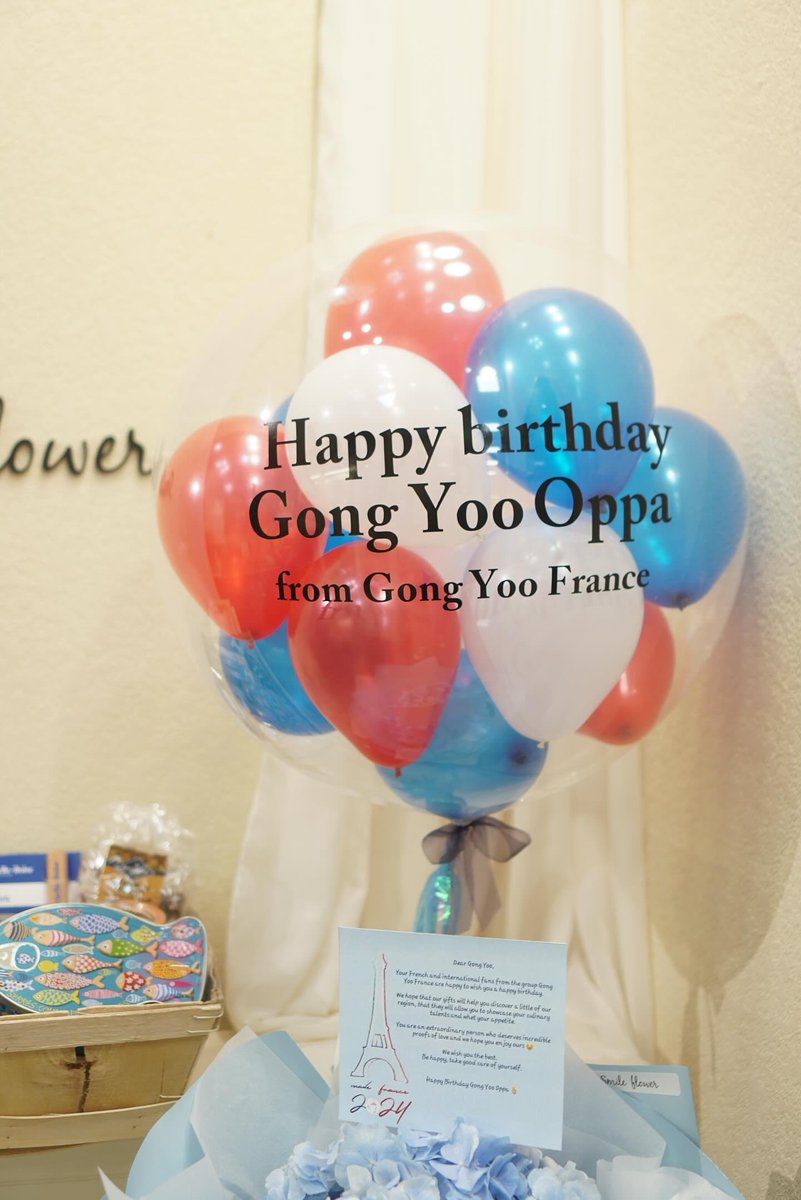 Gongyoofrance's tweet photo. Cher Gong Yoo (@gongyoo_official),
@gongyoofrance 🇨🇵 et toute sa communauté vous souhaite un merveilleux anniversaire ! 🎂💙🤍❤️
@smile_flower_cafe
@soop_ent
#2024gongyoosbirthday #soopmanagement #sooparazzi #soopstagram #soopboss #gongyoointernational
#HappyBirthdayGY #공유 https://t.co/O9hJ7a2rUS