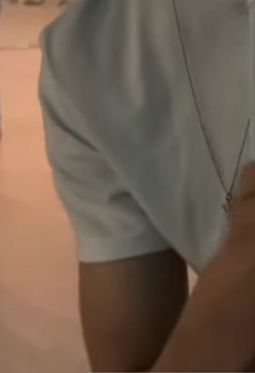 turn8Kyung's tweet photo. Don’t mind me just staring at his muscles https://t.co/R6Kr9dRuMf