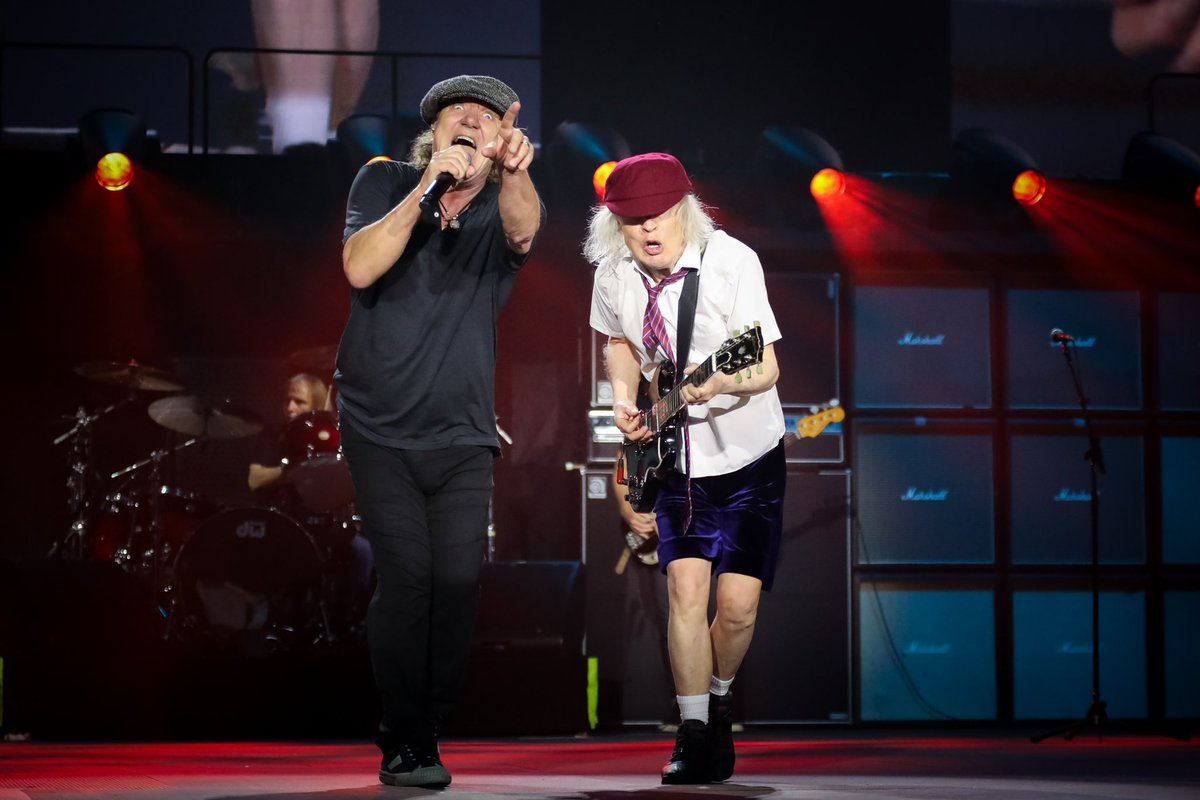 acdc's tweet photo. #POWERUPTOUR ⚡️📷 @ChristieGoodwin https://t.co/p7Tgni7sVx
