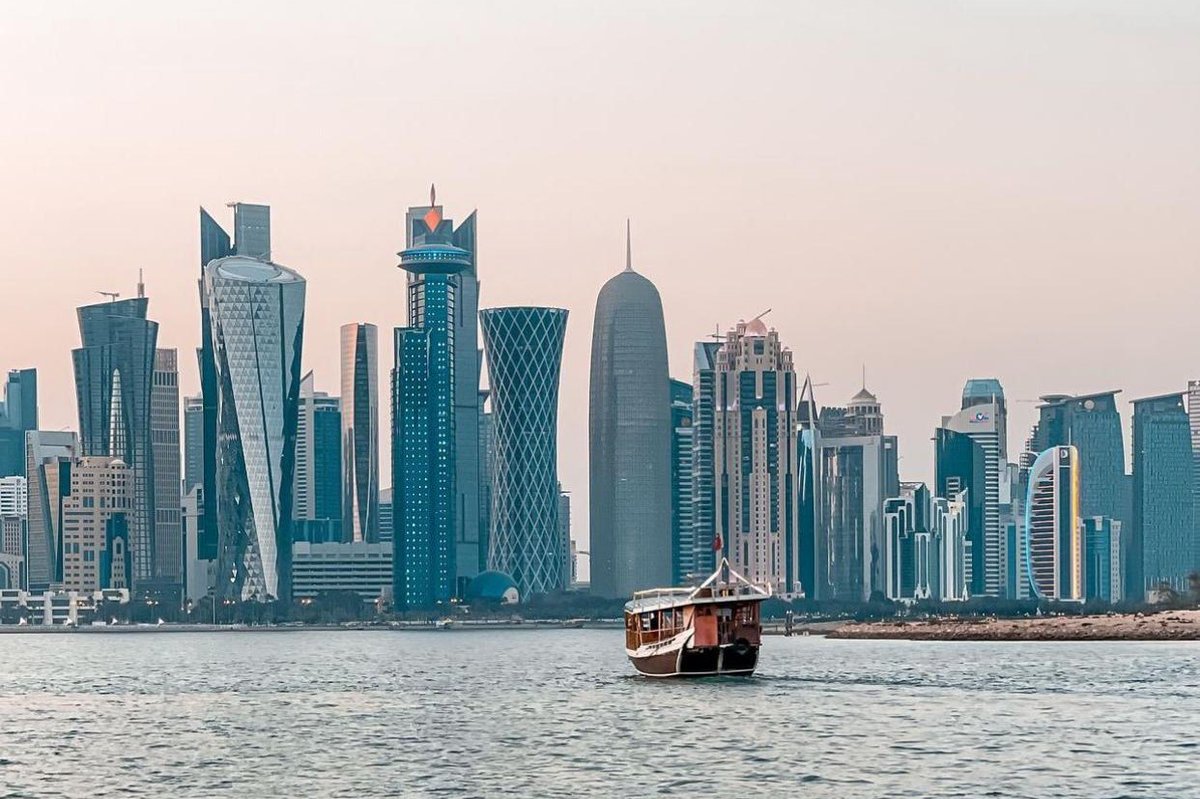 GulfTimes_QATAR's tweet photo. #Department of #Meteorology warns of #hazy, #hot_weather expected today 

https://t.co/rm6Pjw0ALM https://t.co/EkhyNwgtV4