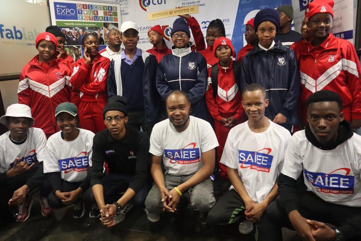 Exposcience's tweet photo. The Central University of Technology (CUT), Eskom Expo for Young Scientists, and the South African Institute of Electrical Engineers (SAIEE) have embarked on an exciting collaboration aimed at transforming science, technology, engineering, and mathematics (STEM) education across the Free State. This initiative focuses on delivering robotics workshops and mentorship programs to primary and secondary schools, fostering a new generation of innovators, scientists and engineers. Read more: https://t.co/9vRi4BCFIA
#DiscoverEskomExpo #STEMI #FutureInnovators #stemeducation