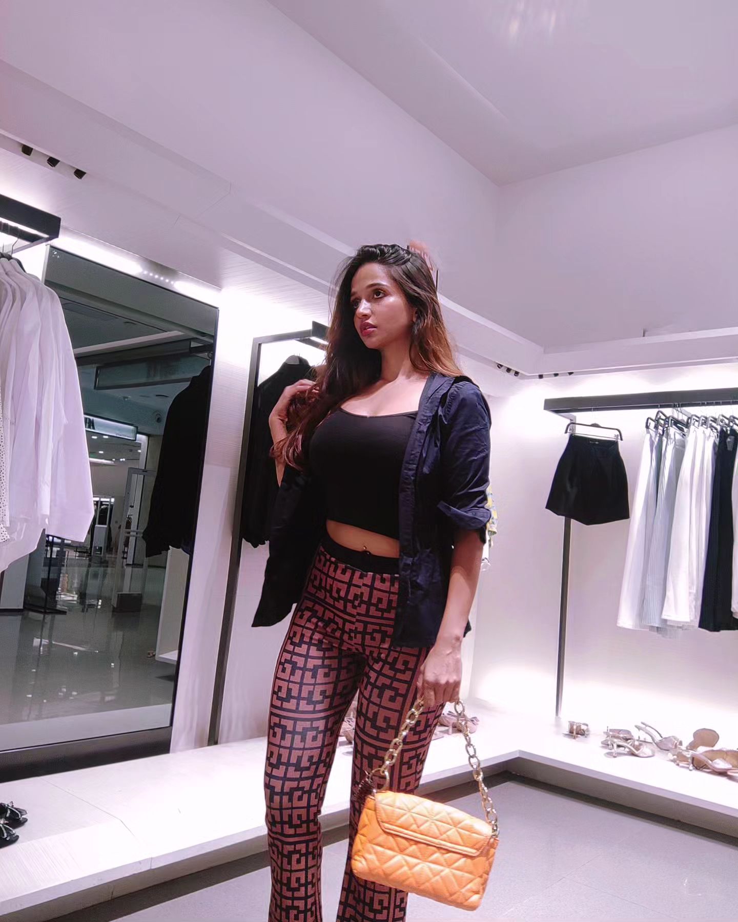 GSG65EMaUAIBi_L?format=jpg&name=large