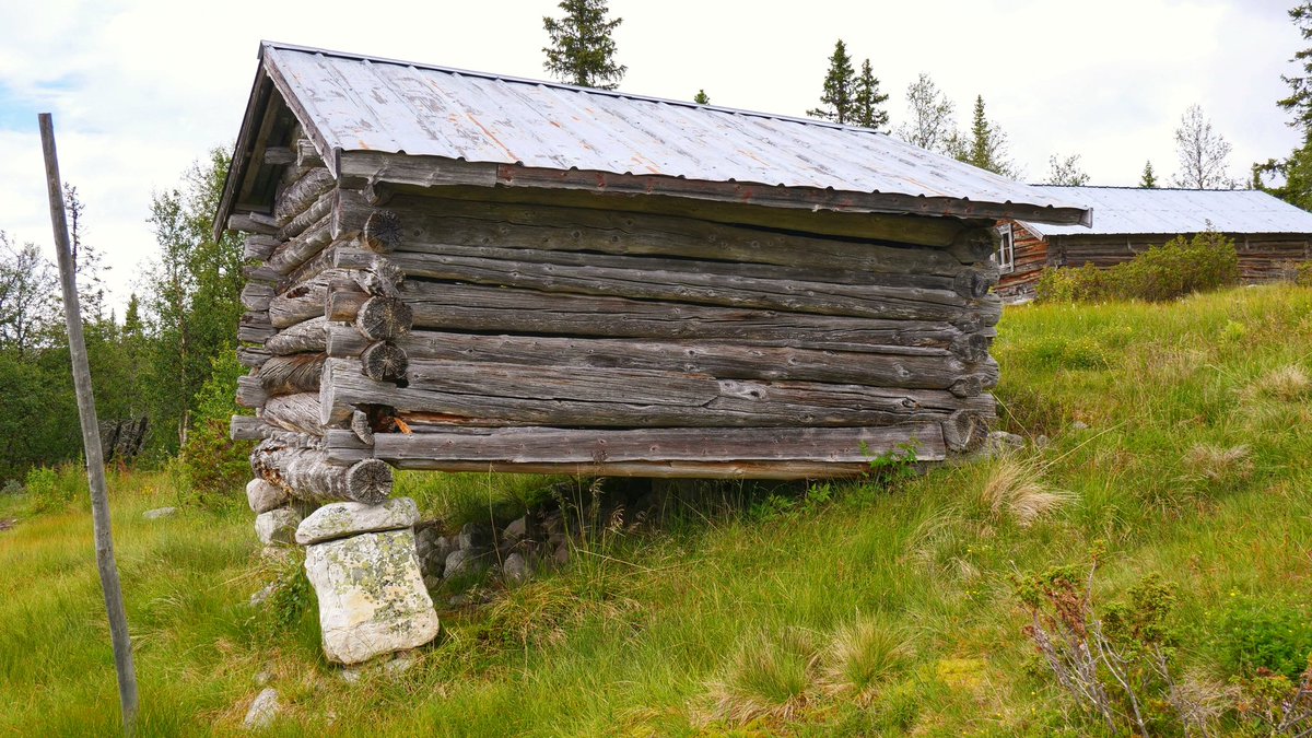 Love the foundation of this house. 

Looks so unstable, but the house has been standing there for a very long time. 

Old building styles are nice. 
Using big stones as a foundation for houses is very common in Sweden, is it the same in your part of the world?