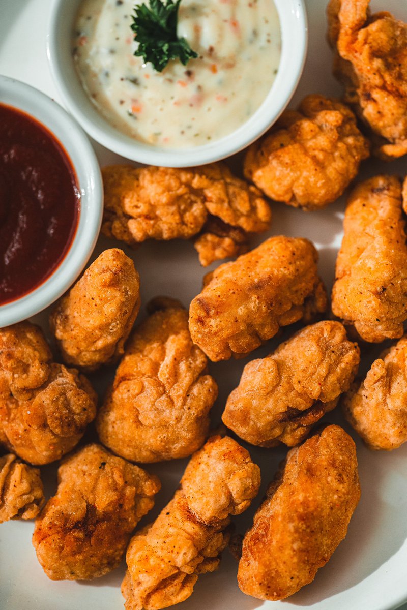 BiancoCoffeeMv's tweet photo. Chicken Pops; Crispy, bite-sized pieces of tender chicken. Served with hot sauce and sour cream dip. https://t.co/u7bvpyUu9a