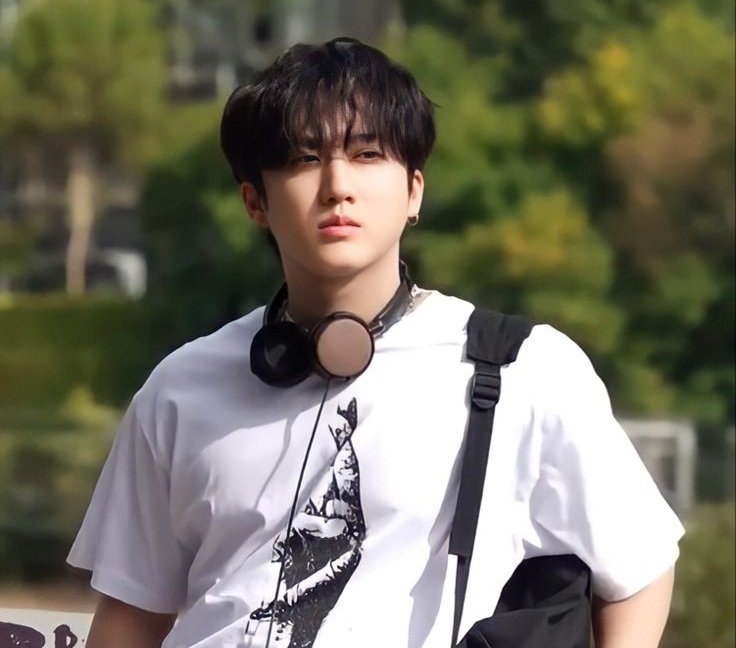 dwaekkiss0's tweet photo. || Bînchān OS Au ||
Donde Changbin es un estudiante de artes que termina siendo asaltado por la persona más atractiva que vió en su vida o dónde Chan jamás había asaltado a un chico tan guapo. https://t.co/xqXxDalTAp