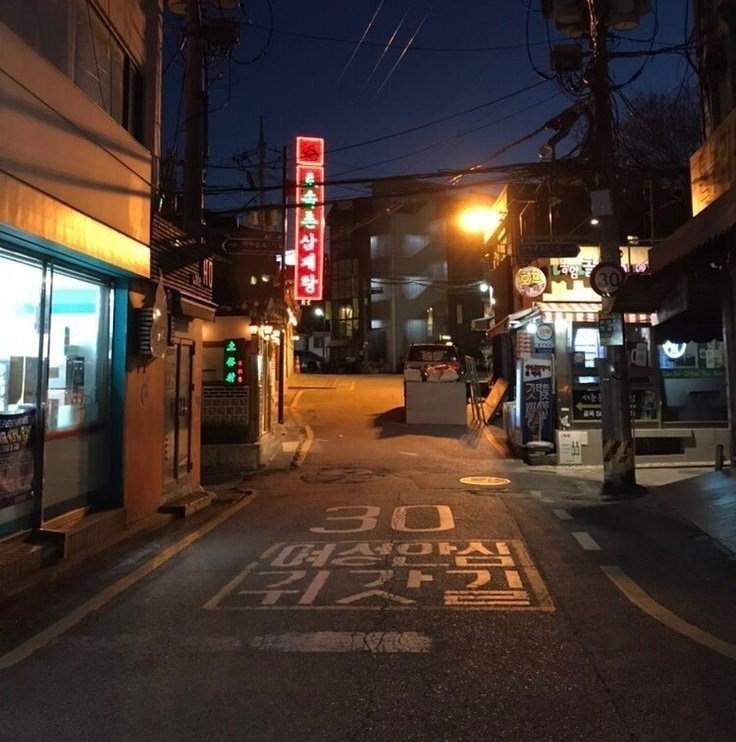 dwaekkiss0's tweet photo. || Bînchān OS Au ||
Donde Changbin es un estudiante de artes que termina siendo asaltado por la persona más atractiva que vió en su vida o dónde Chan jamás había asaltado a un chico tan guapo. https://t.co/xqXxDalTAp