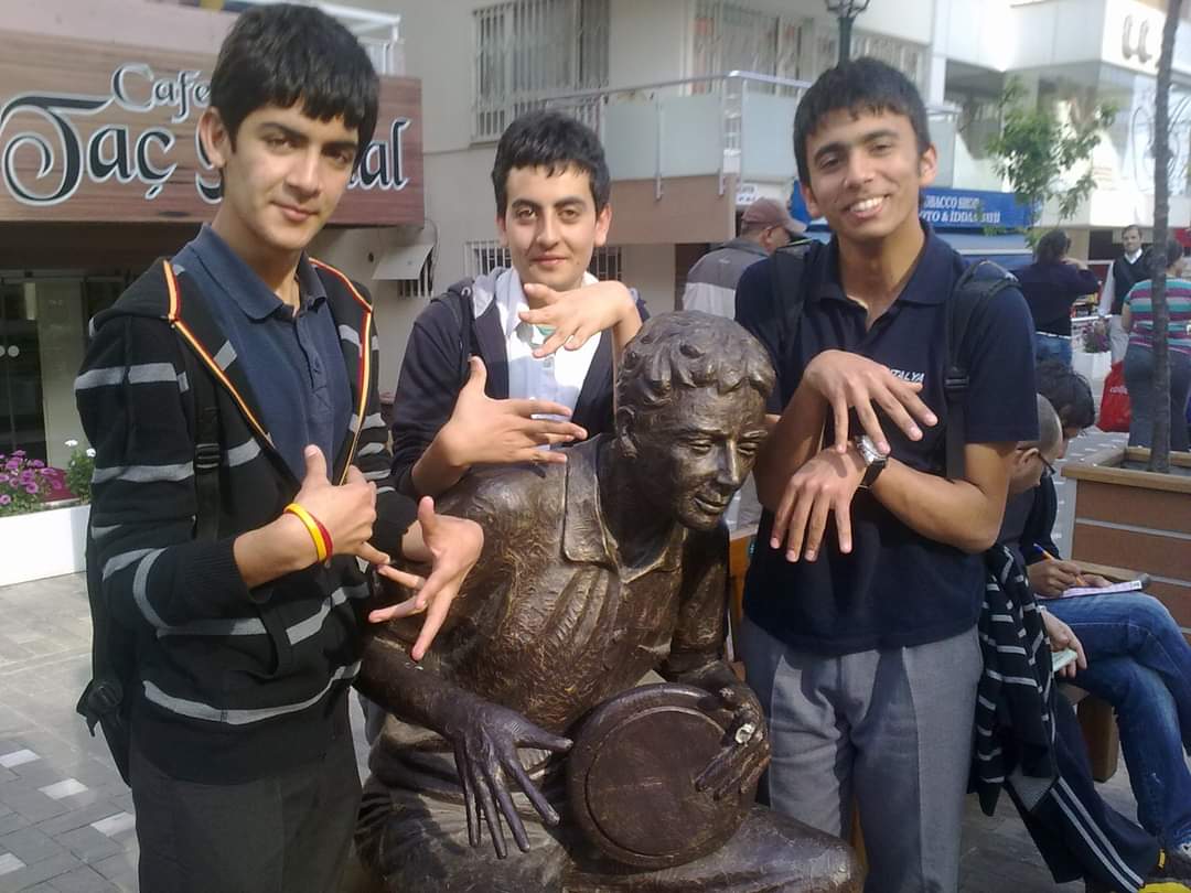 Mirac (@cinggishaan) on Twitter photo 