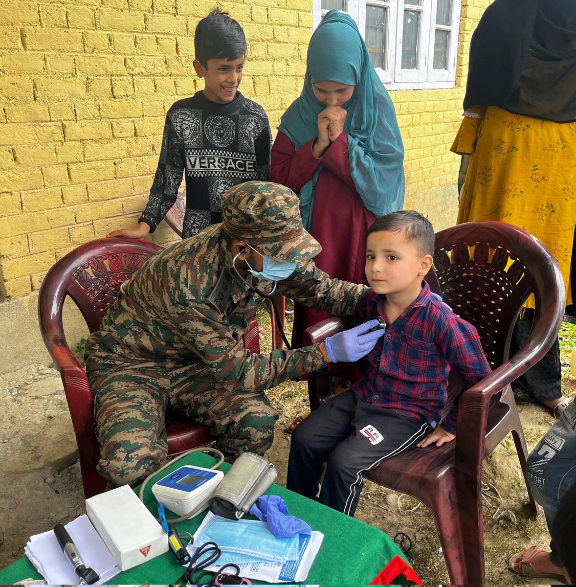 JannatLolab's tweet photo. #IndianArmy Organised Health Screening for Locals of Trathpora Block at Hachmargi.
#IndianArmy
#Kashmir
#ProsperousKashmir
#NayaKashmir
#KashmirMeinTiranga
#SavioursofKashmir
#HealthisWealth https://t.co/WWp6w6nQTc