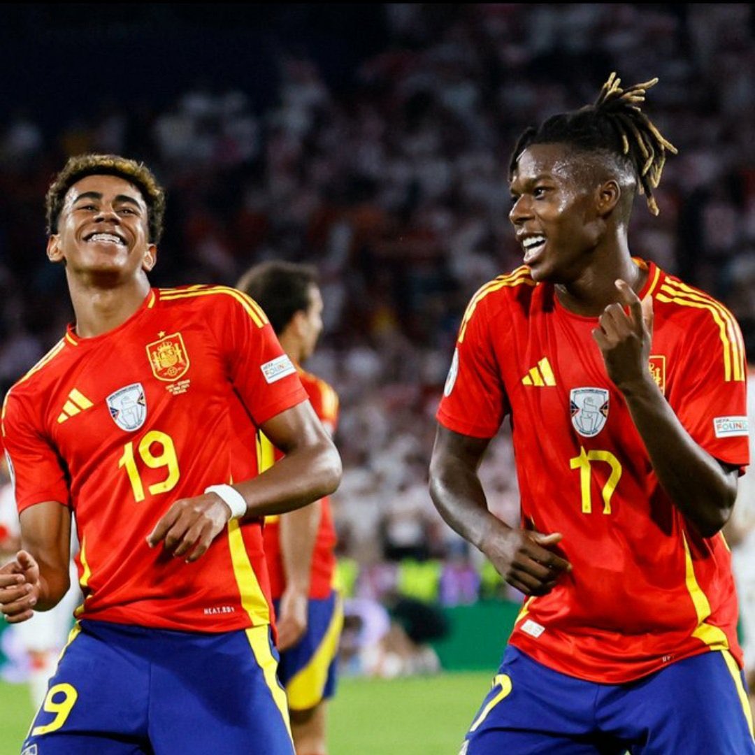 No tengáis miedo ni resquemor. Una España así sólo puede ser mejor y más divertida. La de racistas que están curando este par… el fútbol casi es lo de menos!