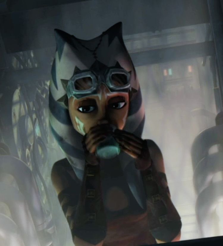 ahsokasluvr's tweet photo. ahsoka wearing goggles you will always be iconic <3 https://t.co/nqI9DFVljS