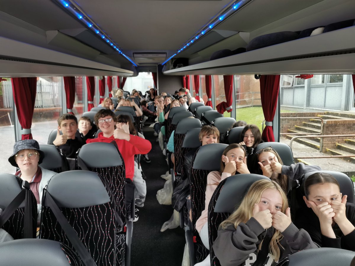 And we're off! It's a BIG thumbs up from our pupils. London bound! <a href="/CHEnglishTeam/">CH English Team</a> <a href="/CefnHengoed/">Cefn Hengoed Community School</a>