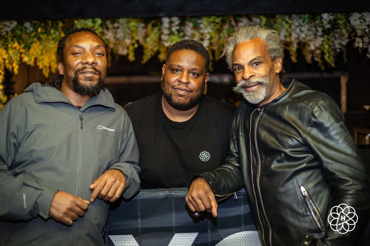 DJJayGreene's tweet photo. Surround yourself with those who believe in your dreams. 

#PositiveVibes #hazefestival #birmingham #memories 
#hazefamily #moments #friends #fun #goodtimes #letsgo #journeys #positivity #positivevibes #vibes https://t.co/Mc3P9vXKDv