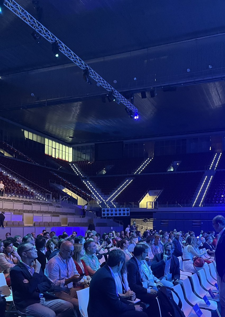 martafernandez's tweet photo. Todo listo para comenzar  #ThinkMadrid 2024 con una agenda centrada en cómo acelerar los negocios con Inteligencia Artificial y cloud híbrida. https://t.co/bX3voK1N0h