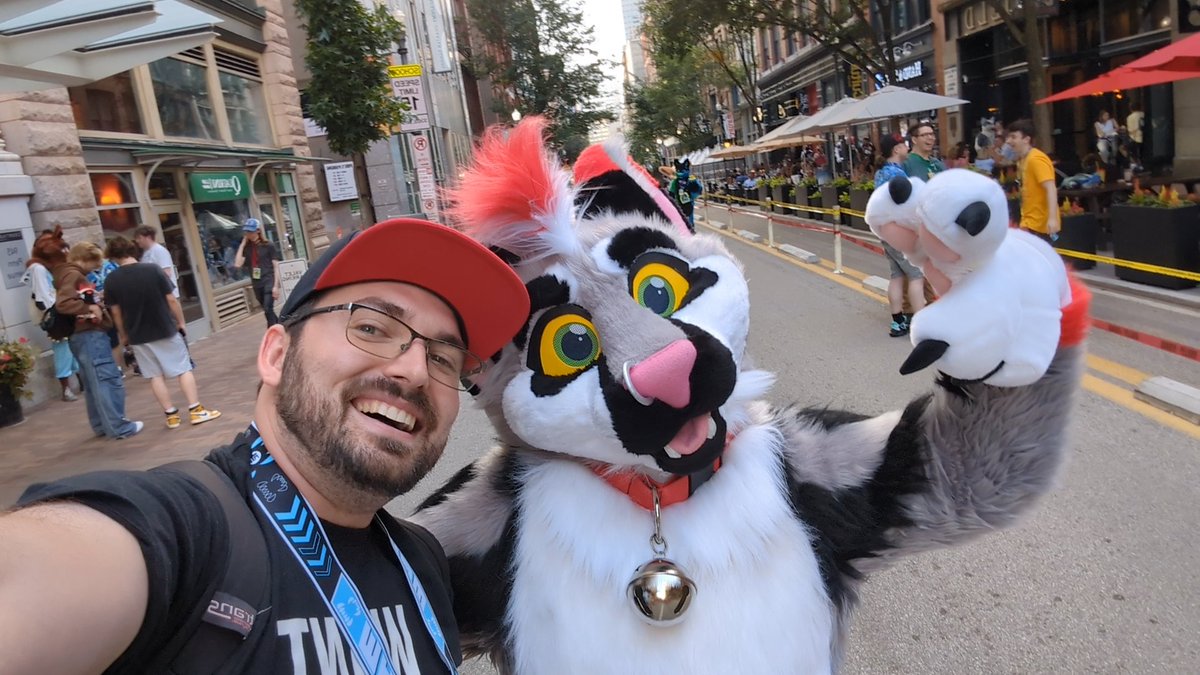 First ever #Anthrocon2024 was absolutely magical. I understand the hype and the reason it's widely regarded as people's favorite. Thank you to all my friends new and old, I couldn't have asked for a better weekend. I'll for sure be back next year
