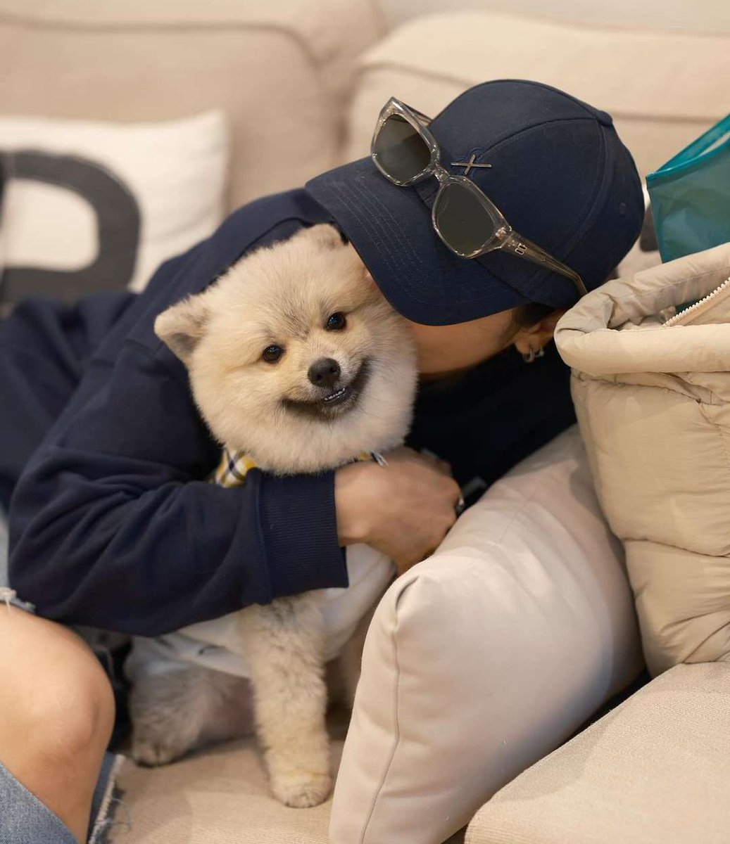 FayeOfficialFC's tweet photo. ทำไมน่ารักขนาดนี้ค่ะ คุณม่ามี๊และลูกชาย แถมหล่อแพคคู่เลย🥰🌻☀️

BE HERE FOR MALISORN
#FayePeraya #SunnyZeza
Cr.Sunny.Zeza (IG) https://t.co/HTnLlX83vP