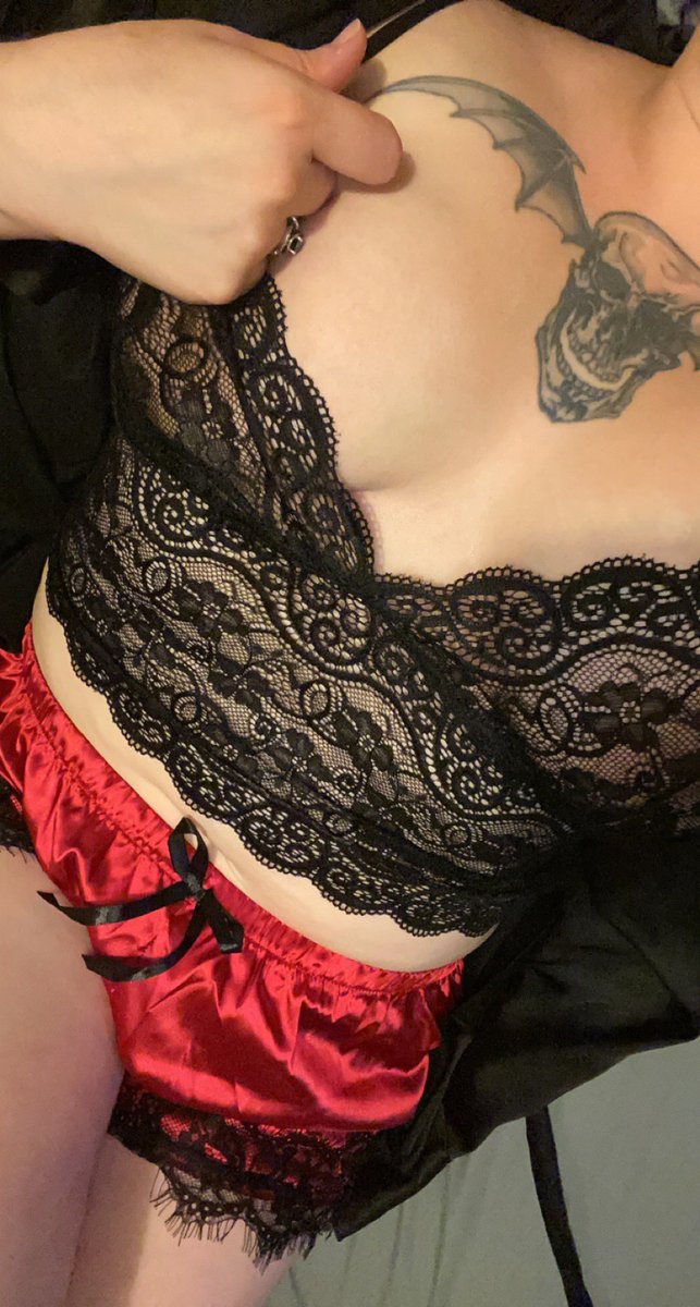 emshadows's tweet photo. Subscribe to my FREE only fans account
https://t.co/fHaM4YI17G 🦇

Special content made on request 💋 https://t.co/HK52eTwrvy