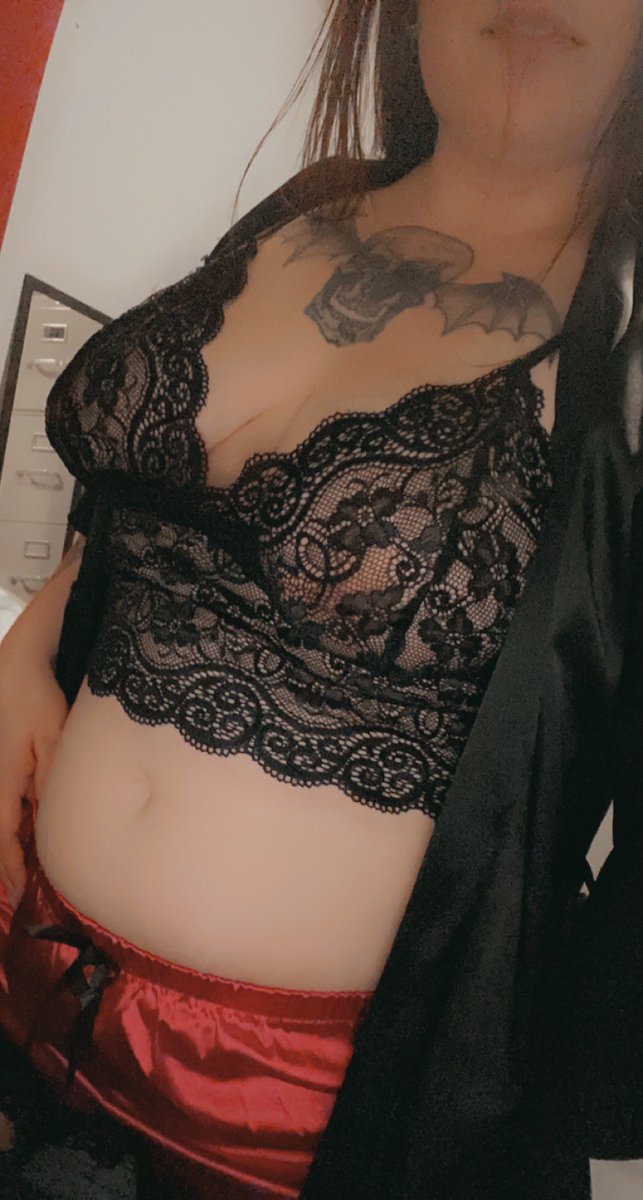 emshadows's tweet photo. Subscribe to my FREE only fans account
https://t.co/fHaM4YI17G 🦇

Special content made on request 💋 https://t.co/HK52eTwrvy