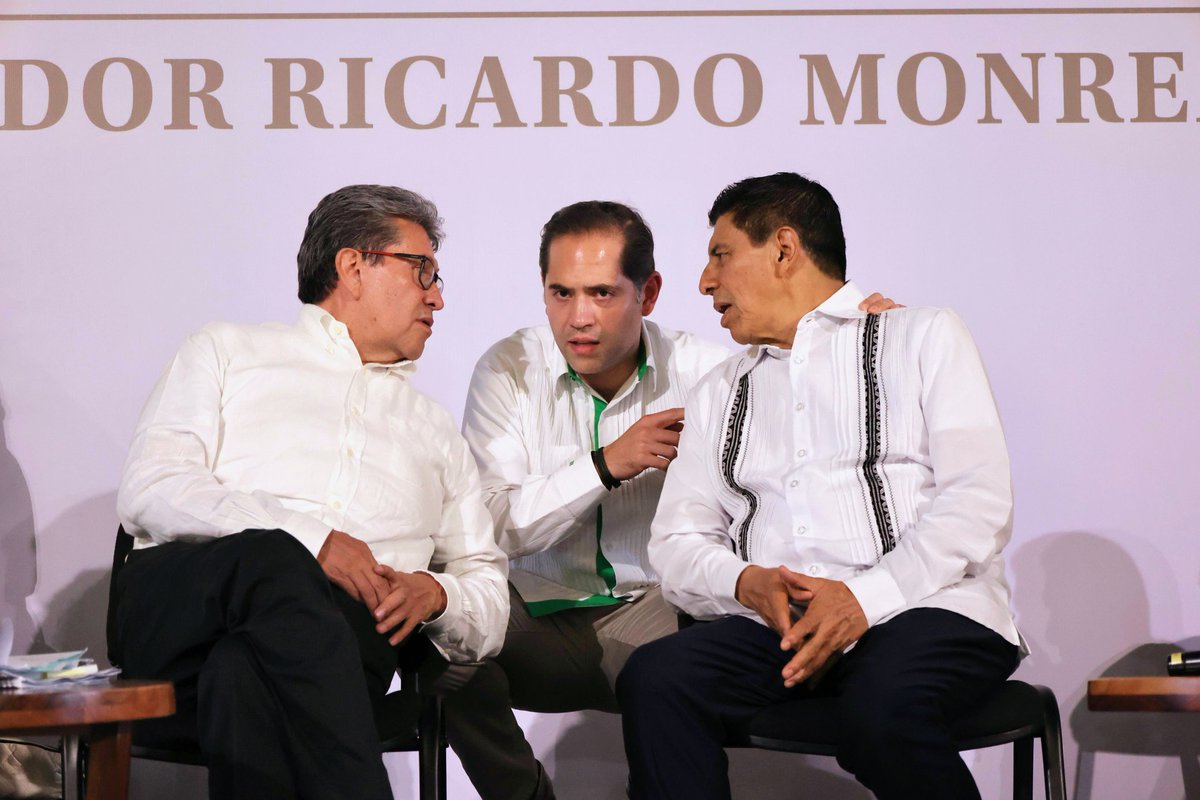 RaulBCCue's tweet photo. Es un gusto reunirme en Oaxaca con el Gobernador @salomonj y mi compañero Senador @RicardoMonrealA, con el fin de participar en los Diálogos Nacionales para la Reforma al Poder Judicial, y analizar este tema fundamental para transformar la justicia en el estado y en todo México. https://t.co/06gNh4YjyA
