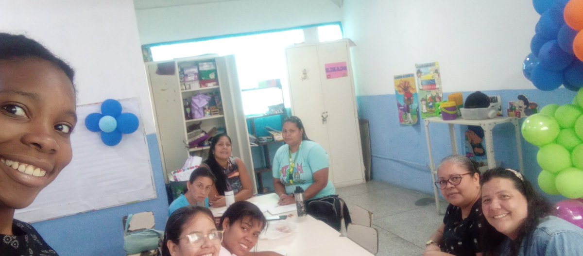 cteran641's tweet photo. CDCE Municipio Plaza* Red Territorial #04 Trapichito. Hoy 08/07/2024 , en los espacios del CEI Carmen Elena de Teran 
Actividad: Socialización del cierre de año escolar . https://t.co/60aemPeqgz