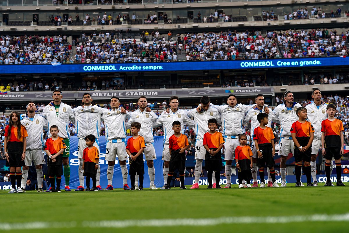 Que lindo es ser ARGENTINO 🇦🇷
Que orgullo formar parte de esta hermosa familia <a href="/Argentina/">🇦🇷 Selección Argentina ⭐⭐⭐</a> 
Una final más ⚔️⚔️⚔️ TODOS JUNTOS 🤍💙