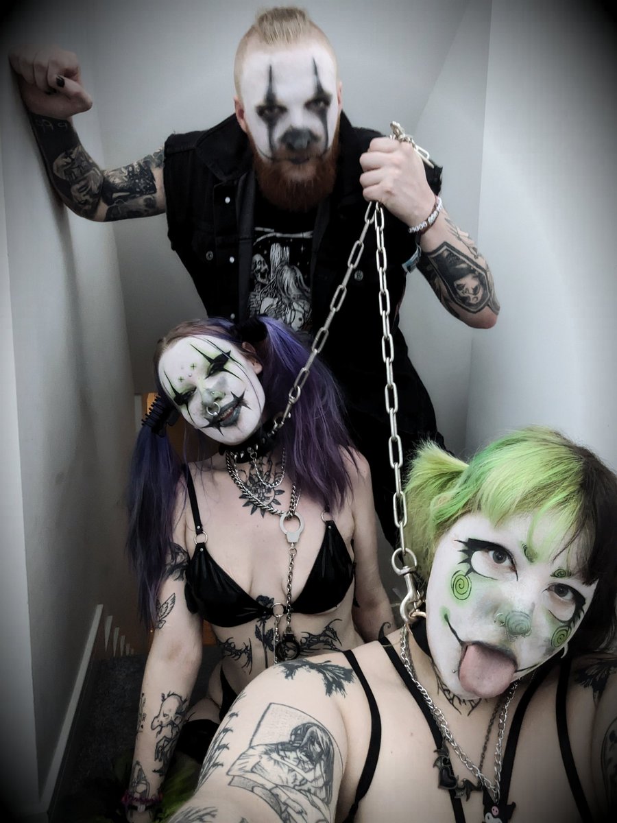 Brutalbelial_'s tweet photo. 😈Clussy 3sum coming 2 sites soon🤡 https://t.co/PNXm6ofmSo