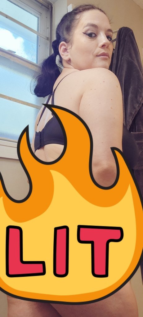 Hello Twitter, I have an OF if you're interested 😘🍭🍬