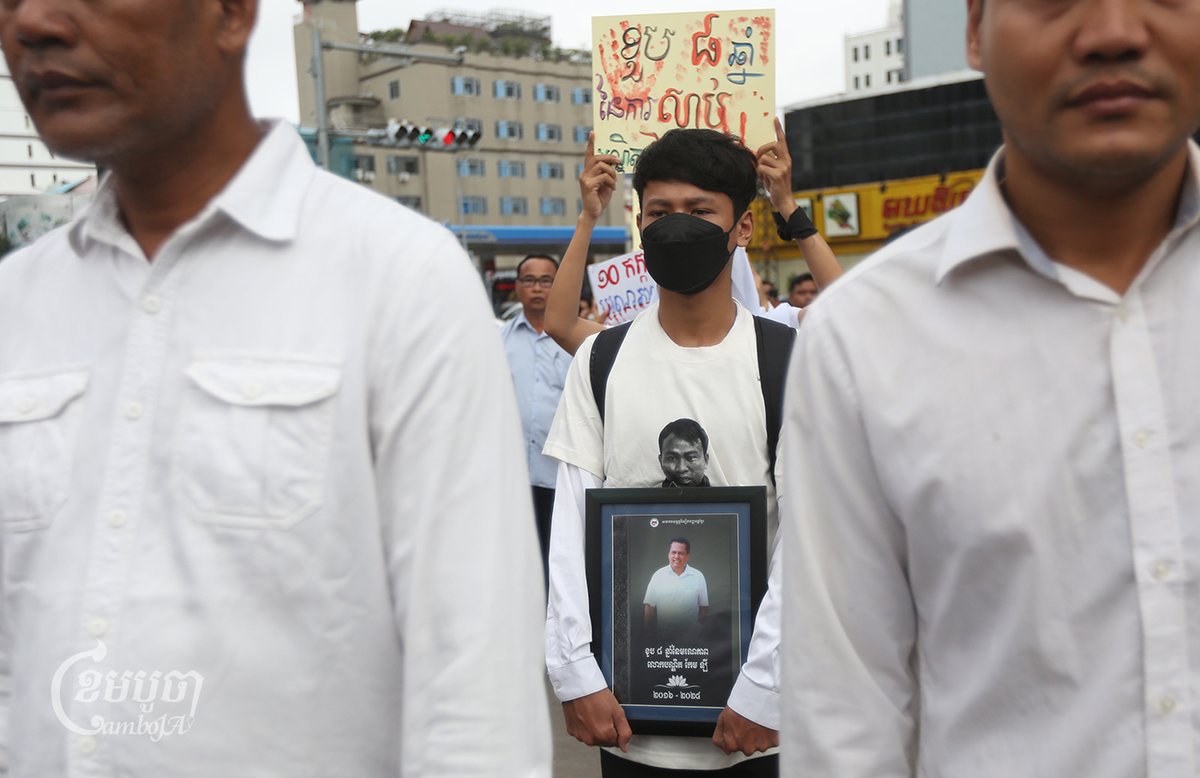 cambojanews's tweet photo. Civil society groups and youth activists on Wednesday marked the eighth anniversary of the murder of Kem Ley at the Caltex gas station where he was shot. (CamboJA/ Pring Samrang) https://t.co/mEmcG8ygny