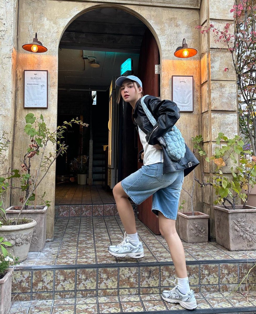 PhatterPp's tweet photo. เหมือนอตฟ.จะโดนพี่หญิงตกรัวๆ เลยช่วงนี้ ฉันเข้าใจคุณค่ะ คลิปแบกเพื่อนเมาคือที่สุด🥹 https://t.co/DuotsHGImq