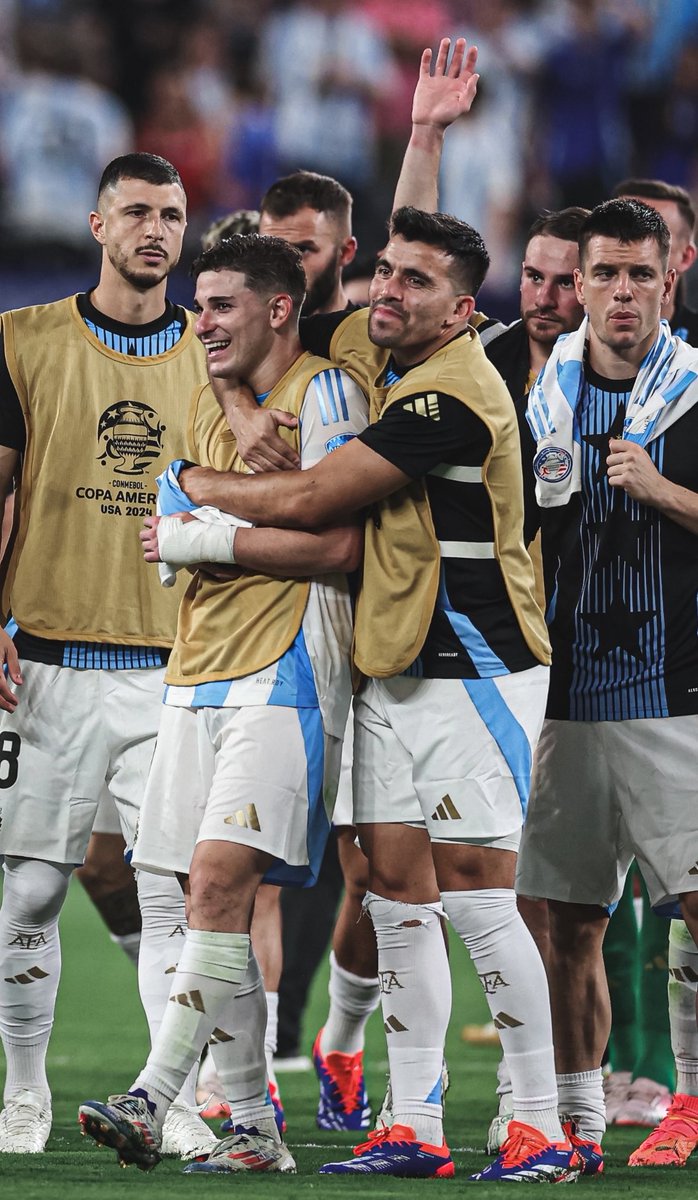 AcunaMarcos17's tweet photo. Una final más ✅
Vamos @Argentina!

#OtraVezJuntos 🇦🇷 https://t.co/07I0clTgvS