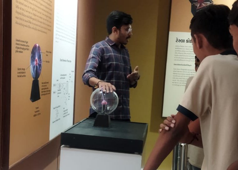Vivek_Mehta11's tweet photo. Celebrate Nikola Tesla’s birth anniversary with us at the @RSCBhavnagar. Explore his revolutionary inventions, Like AC Generator, Tesla Coil &amp; Globe. His experiments through our engaging exhibits. Know more about the genius who transformed the world of electricity and Technology. https://t.co/DsXlqDfL70