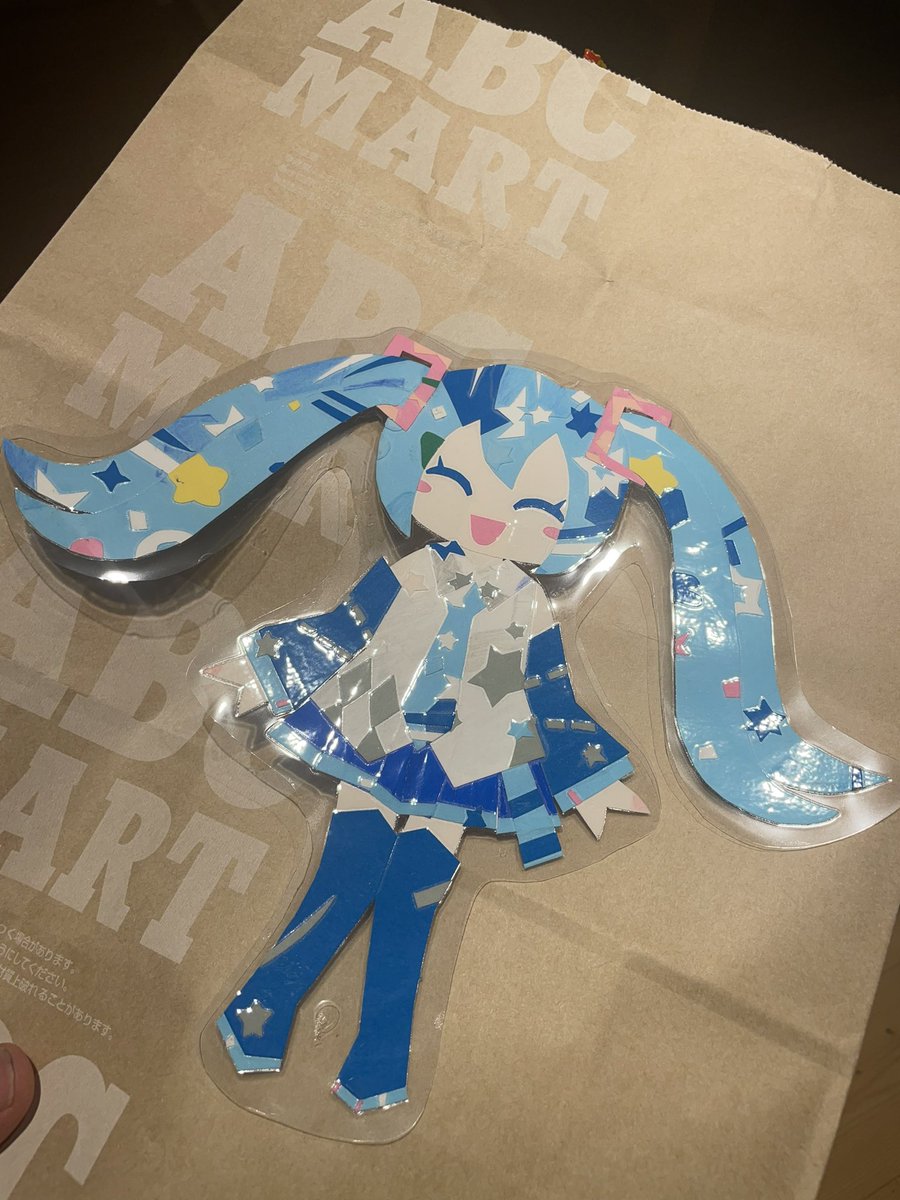 tell_39's tweet photo. 常連さんが作ってくれた誕プレすごすぎ😭😭
魔法みたいなミュージックのミクさんだー！！

保育園の先生ってすごいな https://t.co/hTXVJVnoso