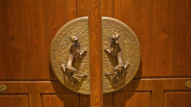 Deep__China's tweet image. 🤩🤩A glimpse of Nishan Sacredland at #Confucius's birthplace in east China's #Shandong, where visitors can immerse in Confucianism through various activities, such as observing sculptures and paintings🎨, enjoying traditional musical performances🎶, and studying 📖 the Analects