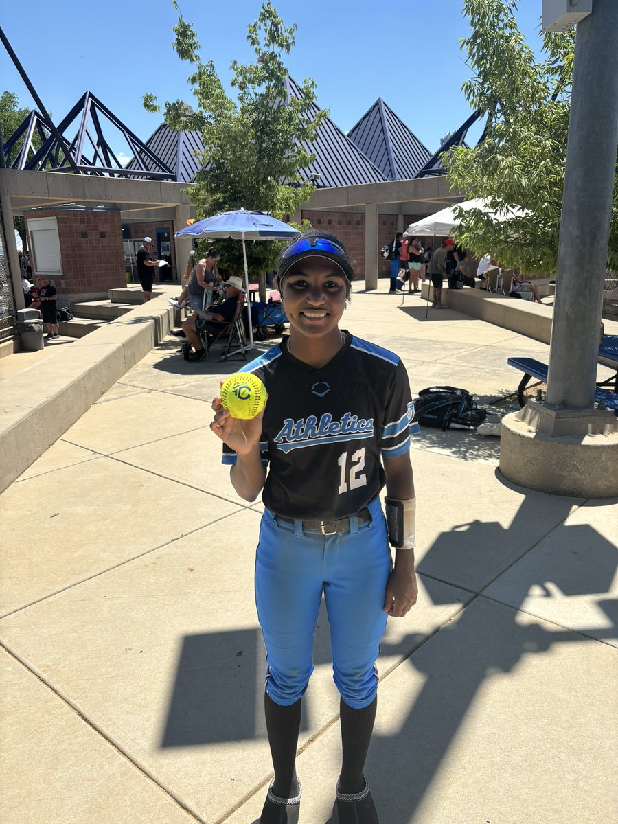 Nadia Jeffries 🏃🏽‍♀️🥎 tweet media