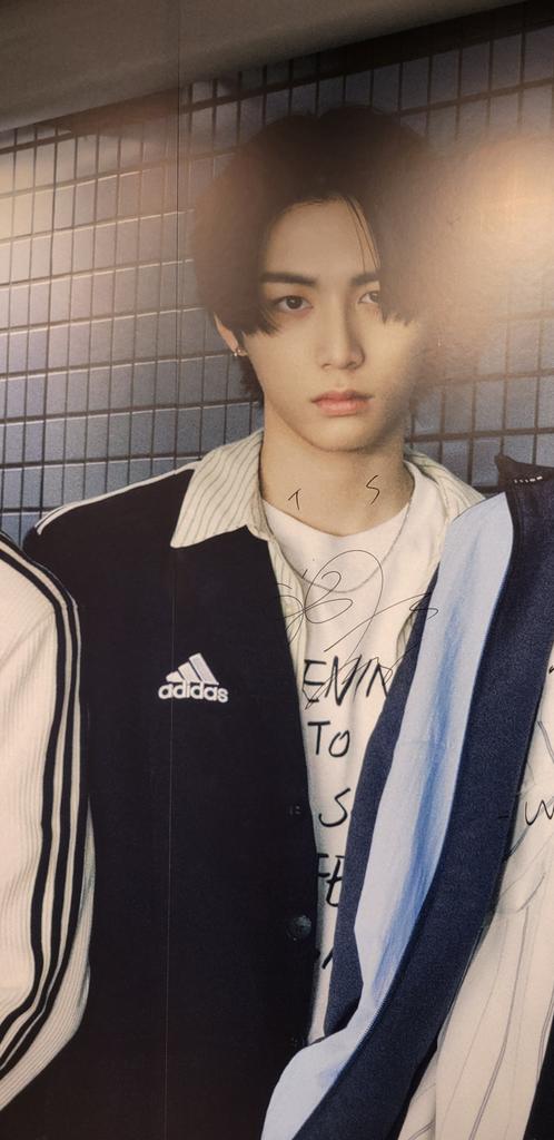 sami_Riwoo0322's tweet photo. HMV渋谷もサインあった🥰
光っちゃっう😅
#BND
#BOYNEXTDOOR_AND #AND
#GOOD_DAY
#BOYNEXTDOOR日本デビュー
#行くぞONEDOOR
#JAPANDEBUT
#HMV渋谷 https://t.co/1WrtprnHEn