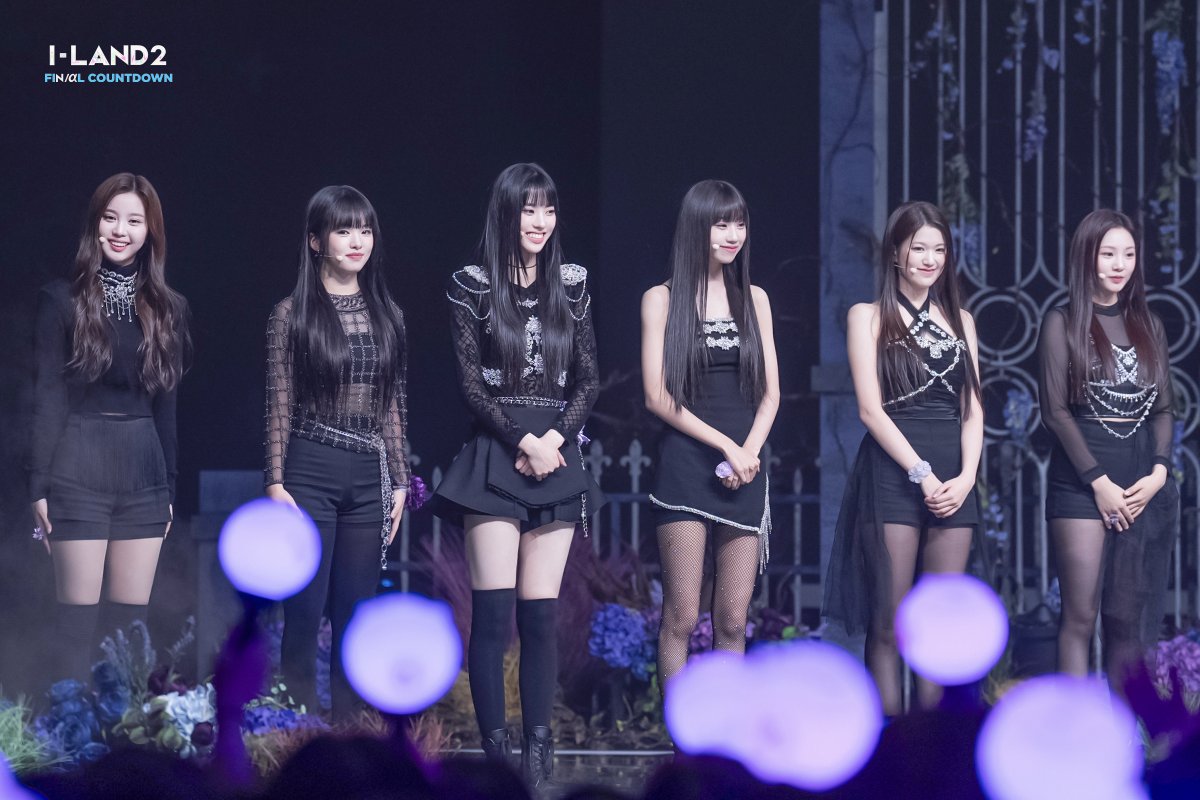 ♡ . Our smiles are simply unstoppable when we see the enthusiasm of 𝗜-𝗠𝗔𝗧𝗘 for our performance! The warmth in our hearts grows seeing all the support and cheers from you. 💌 Thank you for continuously supporting us and showering us with so much love! ‹𝟹 . ‧୭