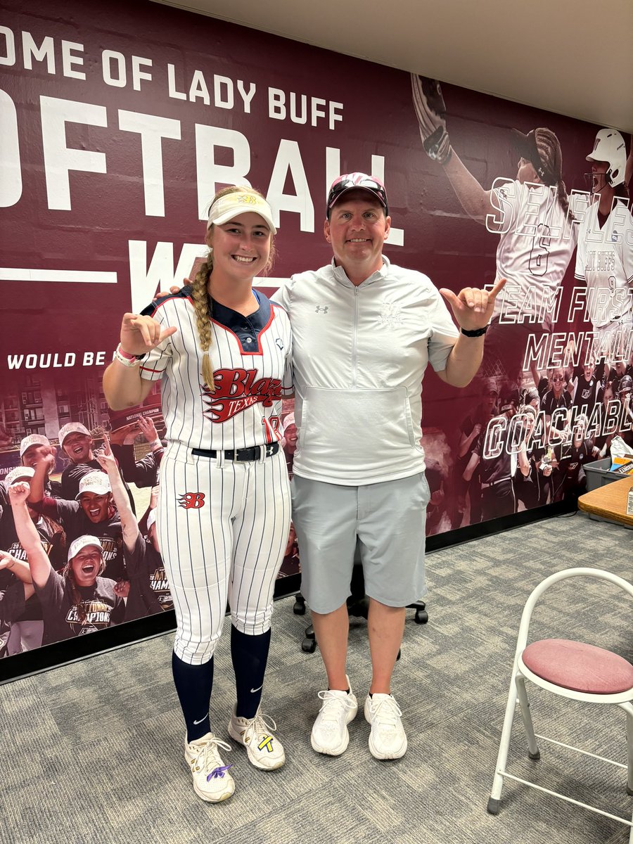 lauren_vallery's tweet photo. Thank you to @WTSoftball and @MichaelMook9 for an amazing camp today!! I enjoyed every moment and loved getting to walk around campus. @Blaze18Gold @DadDamiani @HarlanHawks_SB @coachrodr22 https://t.co/w2njQaLUi8