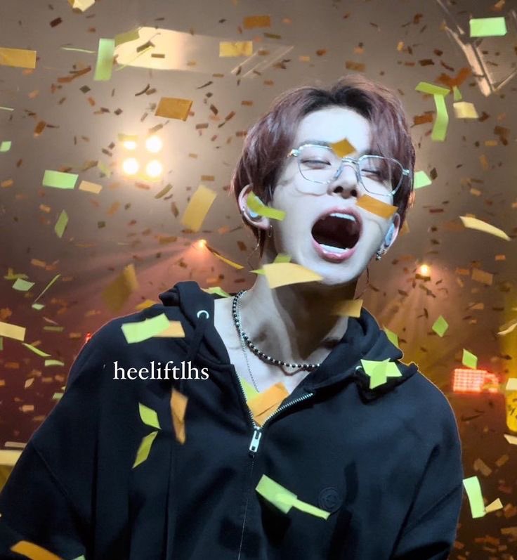 143jke's tweet photo. heeseung without context 😭😭 https://t.co/2HsyMD0ufr