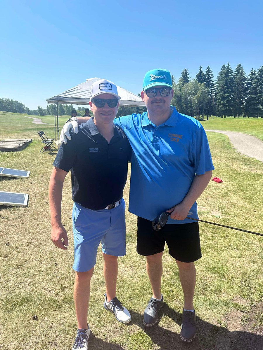 BryceSchmermund's tweet photo. Great day!
@TomGazzola @Lieutenant_Eric @nielsonTSN1260 @yegsportstalk @JasonMilne #ESTClassic https://t.co/v5KqNFliVk