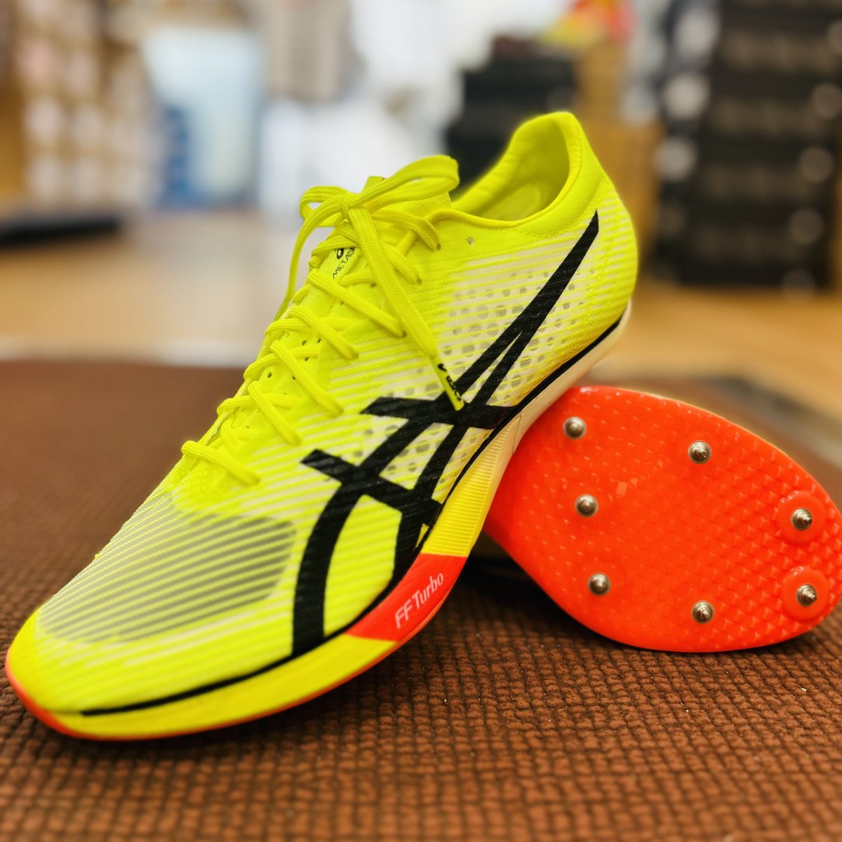 step_tsujido's tweet photo. ✨商品情報✨

asics
METASPEED SP

こちらの商品は再生産なし🥺
無くなり次第販売終了😢

在庫数も残りわずか😱

遠方の方でも代引き発送で
GET‼️できます🙆‍♂️

こちらも早い者勝ち🫣

お問い合わせは、店頭又はお電話
InstagramDMにて承っております🙋‍♂️

☎️0466-34-4192
ステップスポーツ湘南辻堂店 https://t.co/28A6tfQfaU