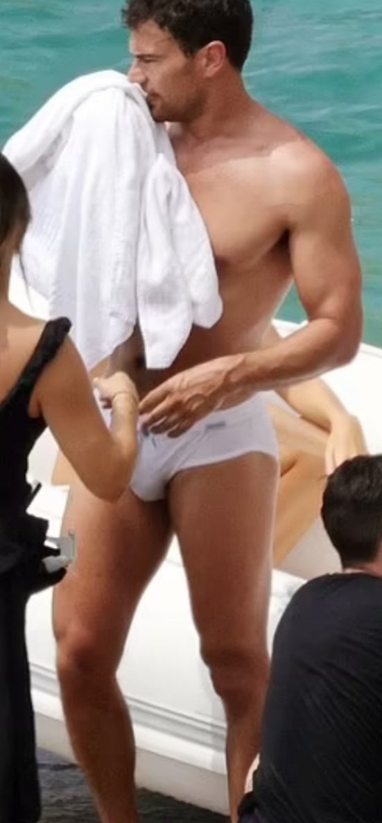 Darlenergw1's tweet photo. Get that mouth wiped off real good! If only Ruth could've done the shoot with Theo! That would've been incredible! 🔥
#TheoJames Dolce &amp; Gabbana Ads
Capri Italy https://t.co/I4n0RKrhlc