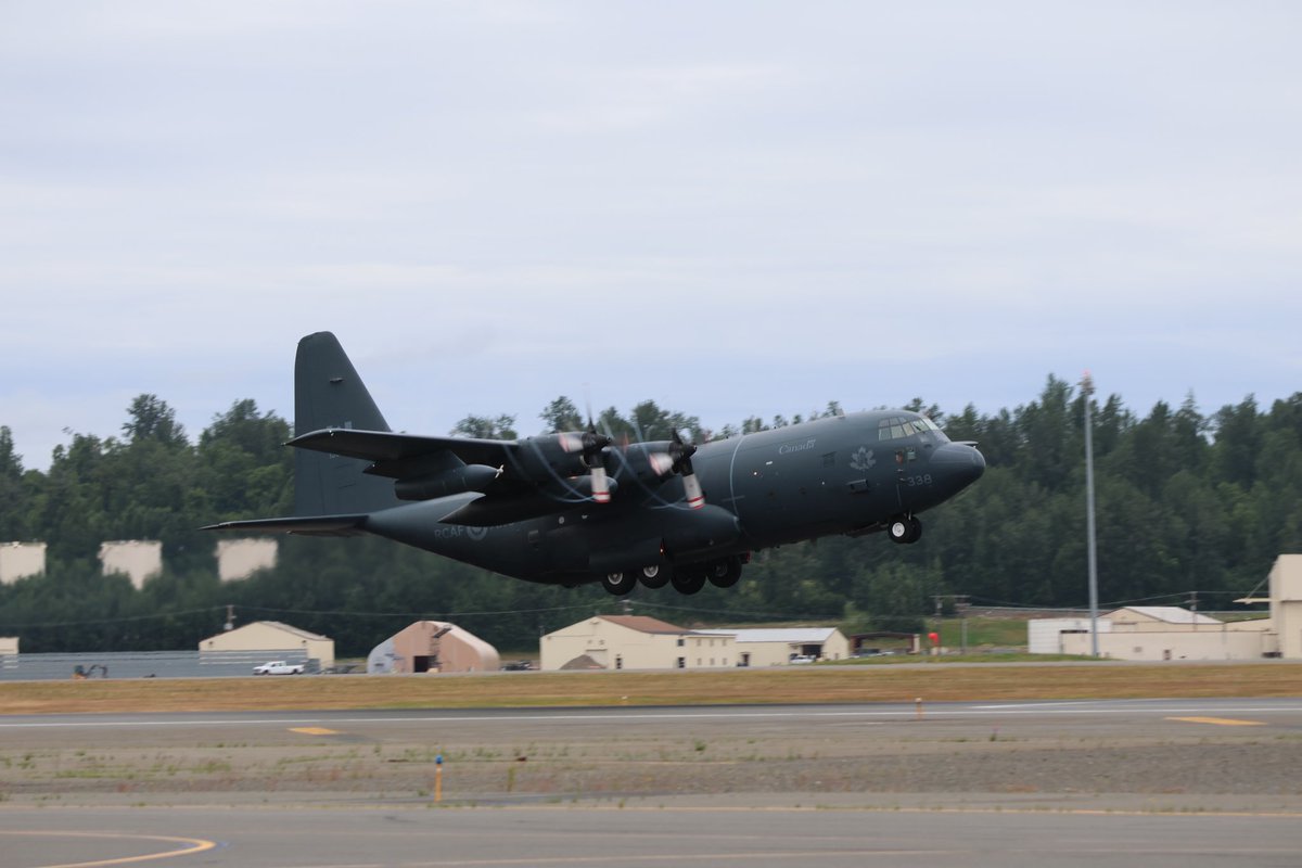 EATC_'s tweet photo. #EART24: first missions accomplished for the five tankers from @A330_MMU , @Armee_de_lair and @RCAF_ARC ✈️⛽️
Time to refill back with fuel… and ready to take off again in the skies over #Alaska 💪🏻
#ArcticDefender #AirMobility https://t.co/eKlzszxzl9