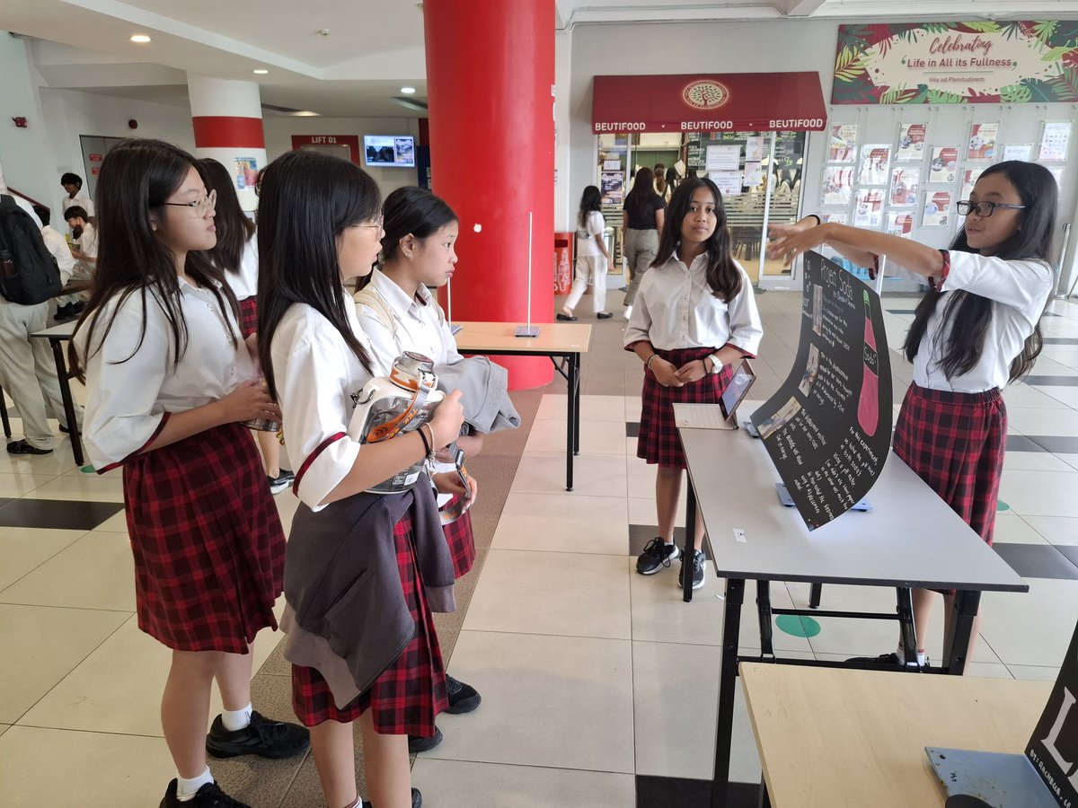 PremzCuriositi1's tweet photo. Our KS3 Science Enrichment students amazed their Bronze award assessors with brilliant projects and passionate enthusiasm for #STEMeducation @FutureScientists @HISScienceNow @MsNadiaHalim @CRESTAwards https://t.co/BH0kCl3inC