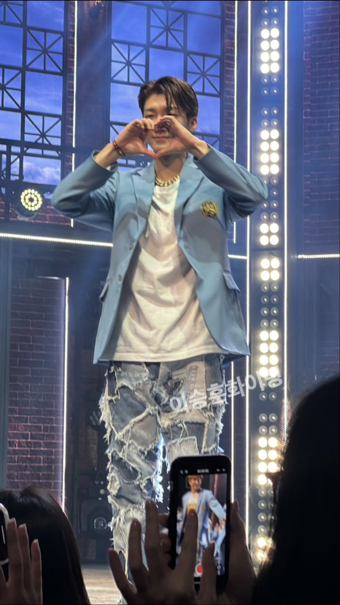 shfighting111's tweet photo. #위너 #이승훈 
니 꿈이 환장하도록 이쁘다♥️🫰🏻♥️ https://t.co/9AwmuKZ4NJ