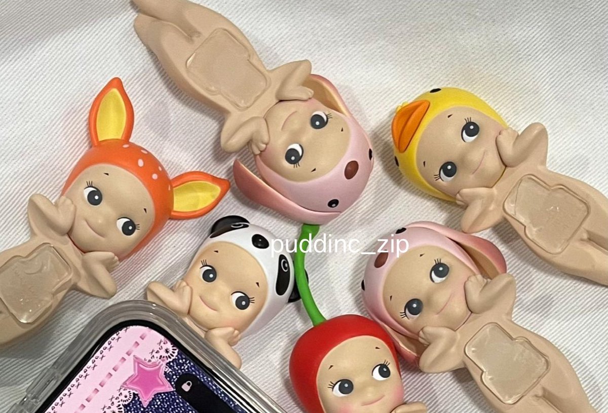 puddinc_zip's tweet photo. sonny angel giveaway ♡ 

1 winner - hippers animal sealed [random] 

rules : 
🍮— follow @puddinc_zip 
🍮— like + rt this tweet
🍮— rep "done all rules" 

end : tba, good luck!! 🫶🏻 https://t.co/5riU1PDjGz