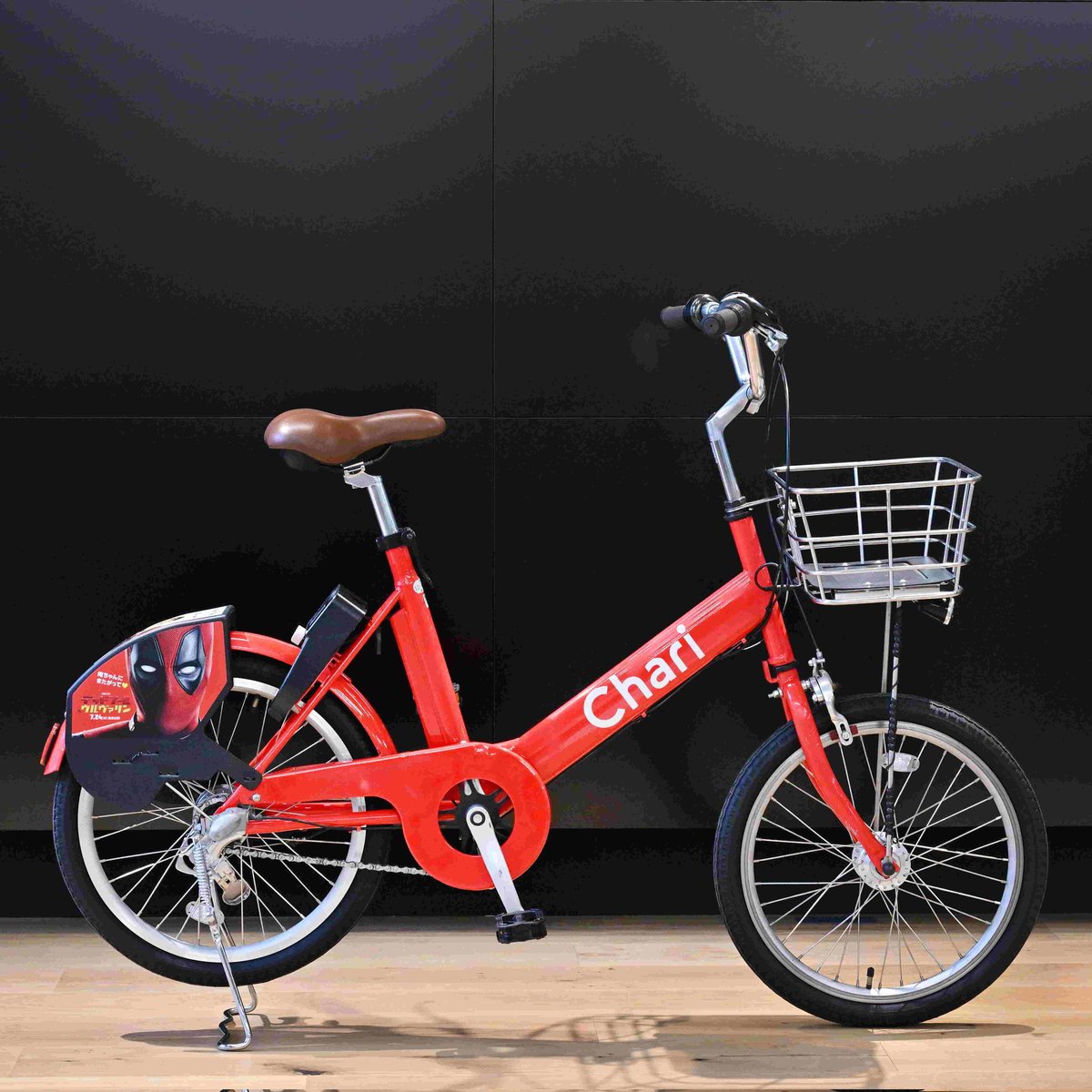 charichari_bike's tweet photo. ／
『#デッドプール＆#ウルヴァリン』公開記念！特別チャリチャリ登場🦸🦸
＼

真っ赤なデッドプール仕様チャリチャリが街中に❤️
さらに！
チャリチャリが限定10台爪付きウルヴァリンカラーになっちゃいました💛

この夏、福岡のまちを疾走します💫
見つけたら #デップーチャリチャリ で投稿してね🥰 https://t.co/firKgBiCyj
