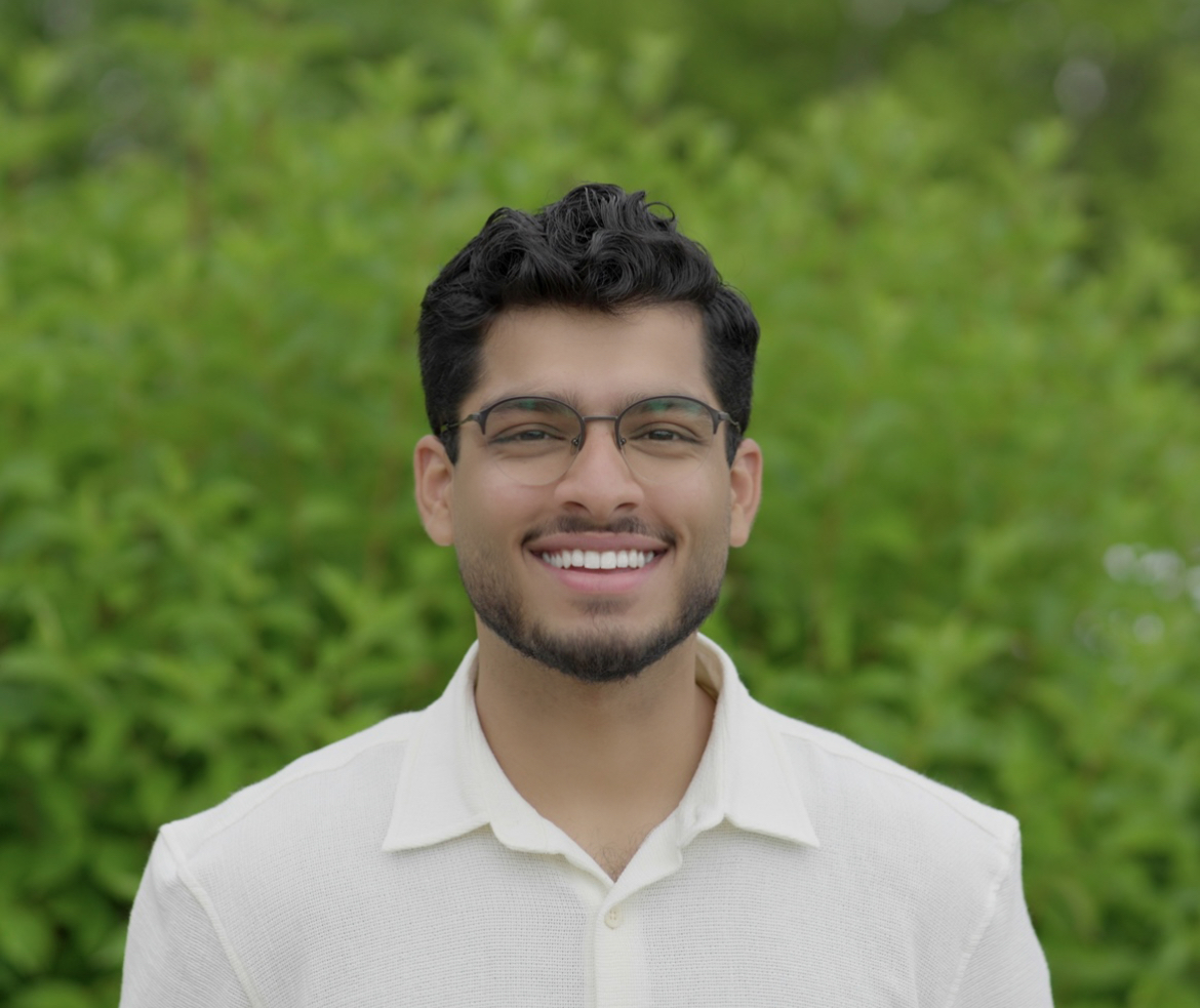 DRISHTIMAGAZINE's tweet image. KPU welcomes award winning filmmaker Shubham Chhabra as our first KDocsFF Filmmaker in Residence!Excited for the new learning opportunities and projects, including &apos;Cash Cows&apos; documentary and a feature film on Maureen Coles
#KPU #ShubhamChhabra #KDocsFF #FilmMaking #SocialJustice