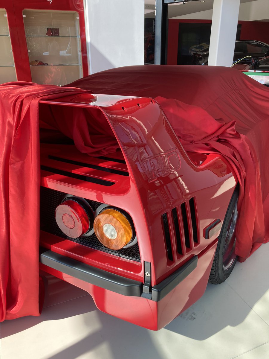 deCHIGGMO's tweet photo. I met a childhood hero today, so of course I have to share some pictures. #Ferrari #F40 https://t.co/DKdJKxgy7i